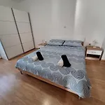 Oliver Apartman *