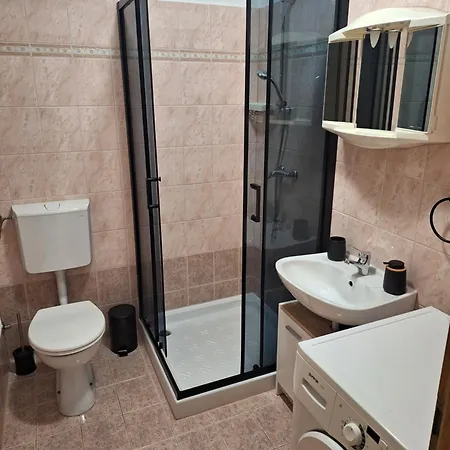 Oliver Apartment